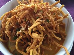 鸡肉黄咖喱面-Dash Teak House