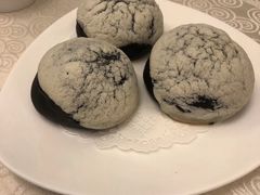 竹炭雪山肉松包-悦湖公馆