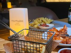 -FOUR PLAY BAR