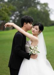 -雪中彩影婚纱摄影·微光艺术中心