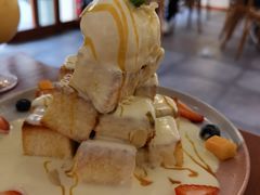 吐司金字塔-洛蒂·咖啡与轻食