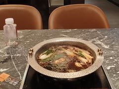 -牛YO寿喜烧·铁板烧和牛火锅自助(市府恒隆店)