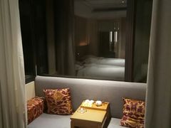 -铂逸梦秦酒店(横店梦幻谷店)