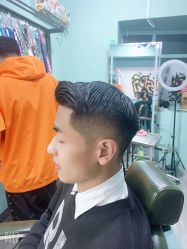 -15C7 男士理发馆 烫染专业店