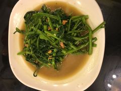 -J Daeng Seafood