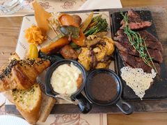 -Mark&Mars Restaurant