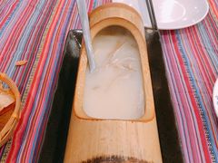 -香巴拉云南餐厅(华莱坞店)