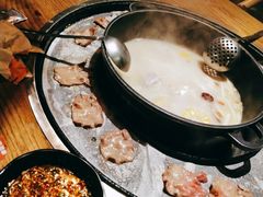 -三人行骨头王火锅(长寿店)