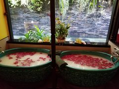 -迪瓦娜按摩和水疗中心