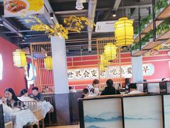 -荆楚渔艺堂·鱼头泡饭(江堤中路店)