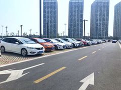 -融创茂-停车场