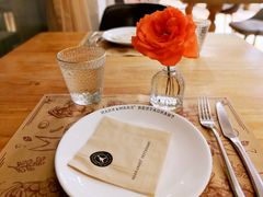 -Mark&Mars Restaurant