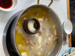 -朴小妹人参鸡汤火锅(长白山万达店)