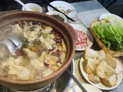 -东记炭炉·海鲜鸡煲(龙华店)
