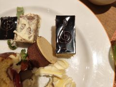 -松咖啡自助餐厅·松北香格里拉