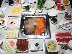 -海底捞火锅鲜切牛肉主题店(长寿路店)