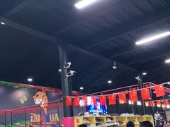 -嘿哟动霸CHUA·新潮玩运动娱乐中心·蹦床滑冰团建乐园