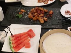 精品烤鸭-皇城根·鲁菜济南菜·吊炉烤鸭·炒鸡鱼头(济南旗舰店)