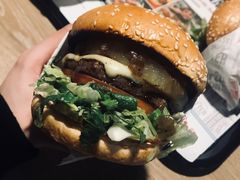 -The Habit Burger Grill 哈比特汉堡(复兴soho店)