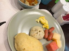 -天津京基皇冠假日酒店