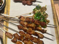 -街角等你.大连海鲜烧烤.经典铁板海鲜串(西安路店)