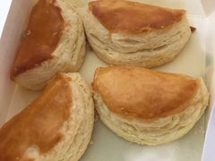 榴莲酥-昆明冠生园·蛋糕·面包(朗悦湾店)