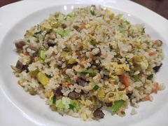酸菜牛肉粒炒饭-张果佬年糕卷(科巷店)