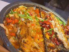 -鸣记脆皮烤鱼·海鲜烤鱼(三八广场店)