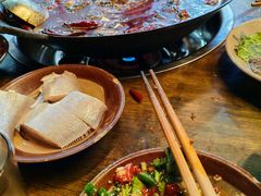 -黄潇洒老火锅(九眼桥宏济巷店)