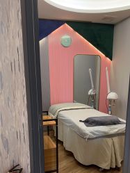 -PE SALON 