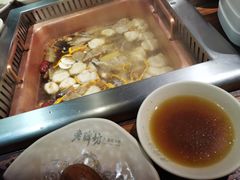 -老牌坊云南鱼豆花火锅(嵩山店)