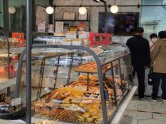 面包甜点陈列柜-面包新语(上地华联店)