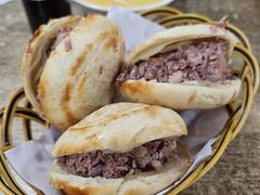 -闫家驴肉火烧(五四店)