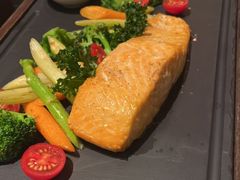 -恰餐厅及酒吧 CHAR Bar & Grill (北京丽都皇冠假日店)