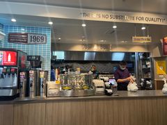 -The Habit Burger Grill 哈比特汉堡(世博店)