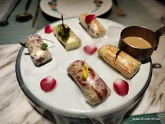 漫步花开彩虹卷-蜜桃花开·中西融合菜E&W(南长街店)