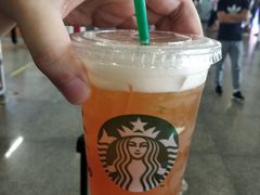 冰摇柠檬茶-星巴克(广州南站A18检票口楼上)
