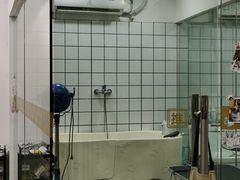 -Pets First伊珊娜洗护·精致美容·家庭式寄养(新会路店)