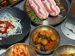 -草家酱蟹炭火烤肉店(珲春南路一店)