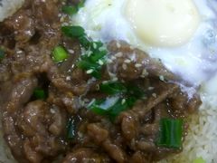 窝蛋牛肉煲仔饭-红星光发煲仔饭(大石街店)