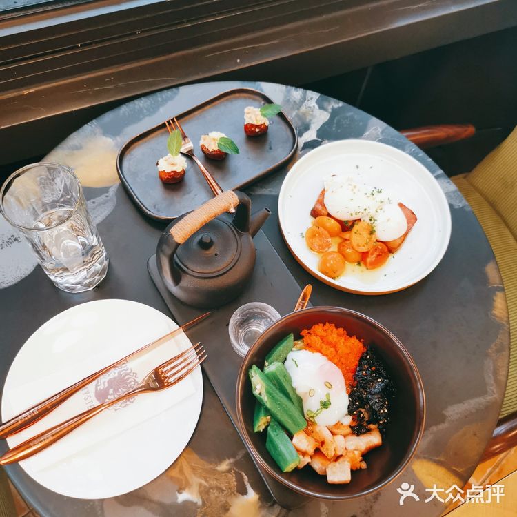   奶茶店也“玩火”[疑问]奶茶plus火锅，双倍的快落