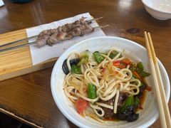 -歹歹的加个面过油肉拌面