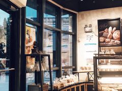 面包甜点陈列柜-皇冠幸福里动物奶油生日蛋糕(宗关地铁店)