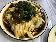 -虾弄弄海派小龙虾·牛羊蝎子火锅