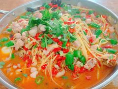 鲜锅兔-盐与味葱葱鲫鱼•自贡菜江湖菜(春熙店)