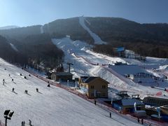 -亚布力新体委滑雪场