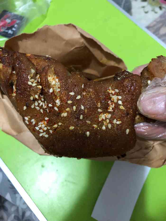 慧林烤猪蹄-"口味还可以 点的外卖 就是猪蹄根本没有肉.