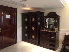 -深圳富苑皇冠假日套房酒店