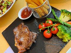 西冷牛排配黑椒汁-TABLE·味西餐厅-成都茂业JW万豪酒店