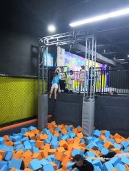 -蹦贝运动中心·蹦床·攀岩·闯关(龙岗店)